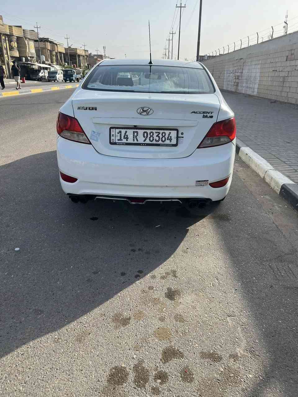 السلام عليكم اكسنت 2013خليجي مكينه 1600دوش جاهزه مكينه كير حداديه تبريد ثلج بيهه قطعتين صبق باب خلفي والداير سعر 77وبيهه مجال مكاني بصره ***********
