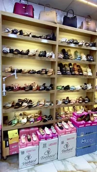 باترينات للبيع العدد 13 السعر المطلوب 1مليون فقط ‭0773 460 1560‬