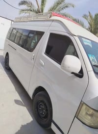 سياره 17 راكب متوفر جميع المزارات المناسبات بسعر مناسب 07716225771