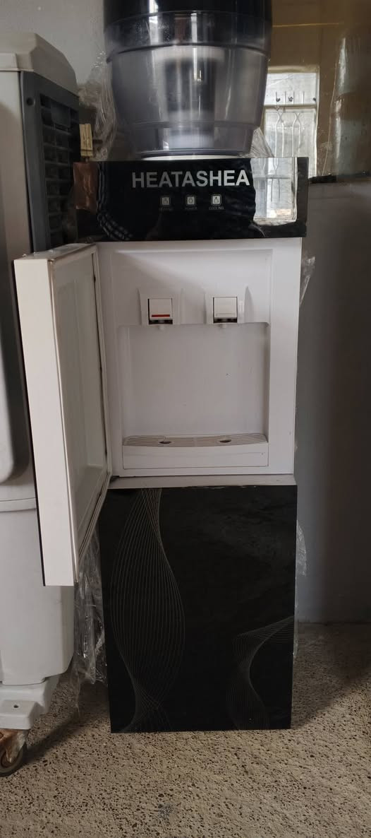 براد ماء نوعيه هيتاشي شرط وضع شركه مامصلحه تبريد ثلج اذا ماثلج ترجع شغال حار اوبارد وفريزه السعر 90الشراي يتصل ***********بي واتساب
