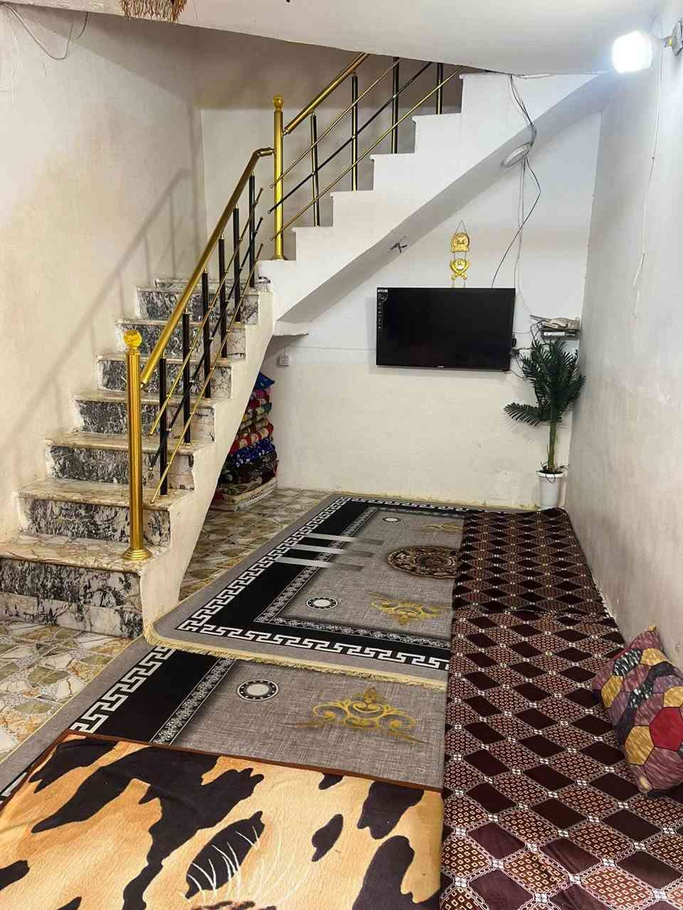 بيت للبيع (125 متر) - طابقين 🏠
المساحة: 125 متر.
البناء: طابقين، نظيف وجاهز للسكن.
ملاحظة: البيع للبيت فقط (بدون الأغراض والأثاث).
السعر: 35 مليون (وبيه مجال).
📍 العنوان: [الشعلة قرب ساحة باسم]
📞 للتواصل: [***********]
