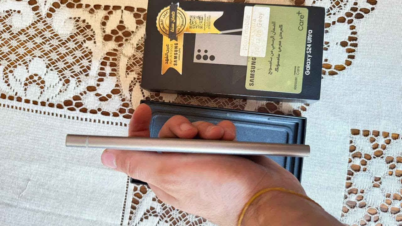 السلام عليكم
سامسونك كلاكسي s24 الترا
ذاكرة 512
ضمان عين الفهد فقط بي طخة كلش بسيطة موضحة بالتصوير الباقي نضافة 100% لا مفتوح لا مصلح 
السعر 950 قفل
مكاني بغداد
***********
