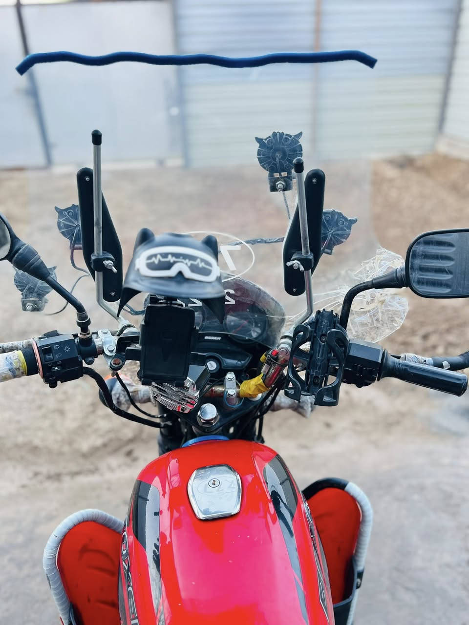 سلام عليكم دراجه بوكسر للبيع موديل 22 رقم وسنويه بأسمي تحويل ثاني يوم دراجه لتسئلني شبيه مابيه جيب الف فيتر وتعال افحص دراجه كامه مكمله استخدام شخصي دراجه ممتعوبه كامله من كلشي محرك مكفول ممفوتح بي برغي وشكله يخبل سعره 2600 عنواني بغداد ابو غريب للاستفسار وتساب ***********
