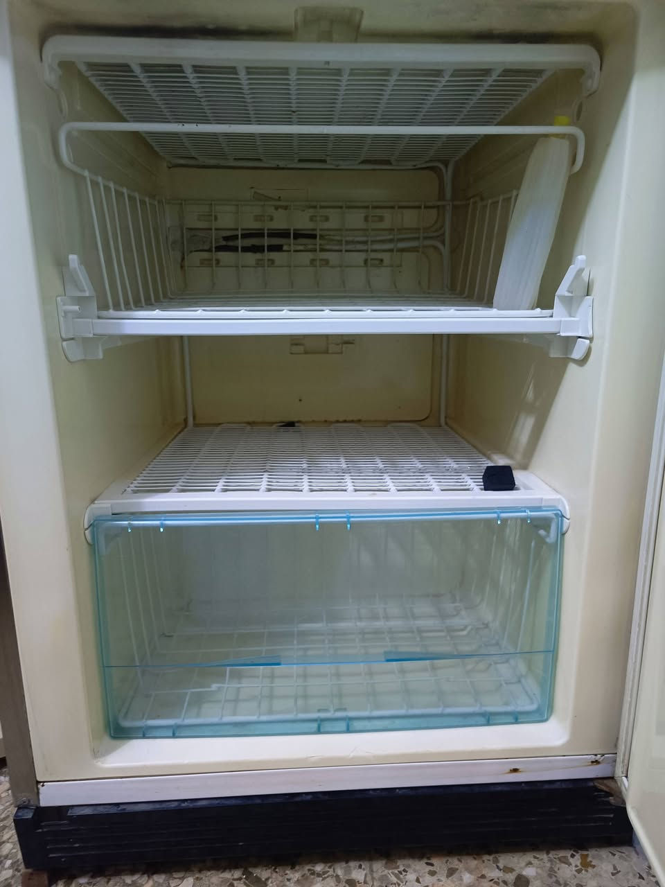 السلام عليكم غراض للبيع مكاني الاعظمية راغبة خاتون سعرهن 450
***********
