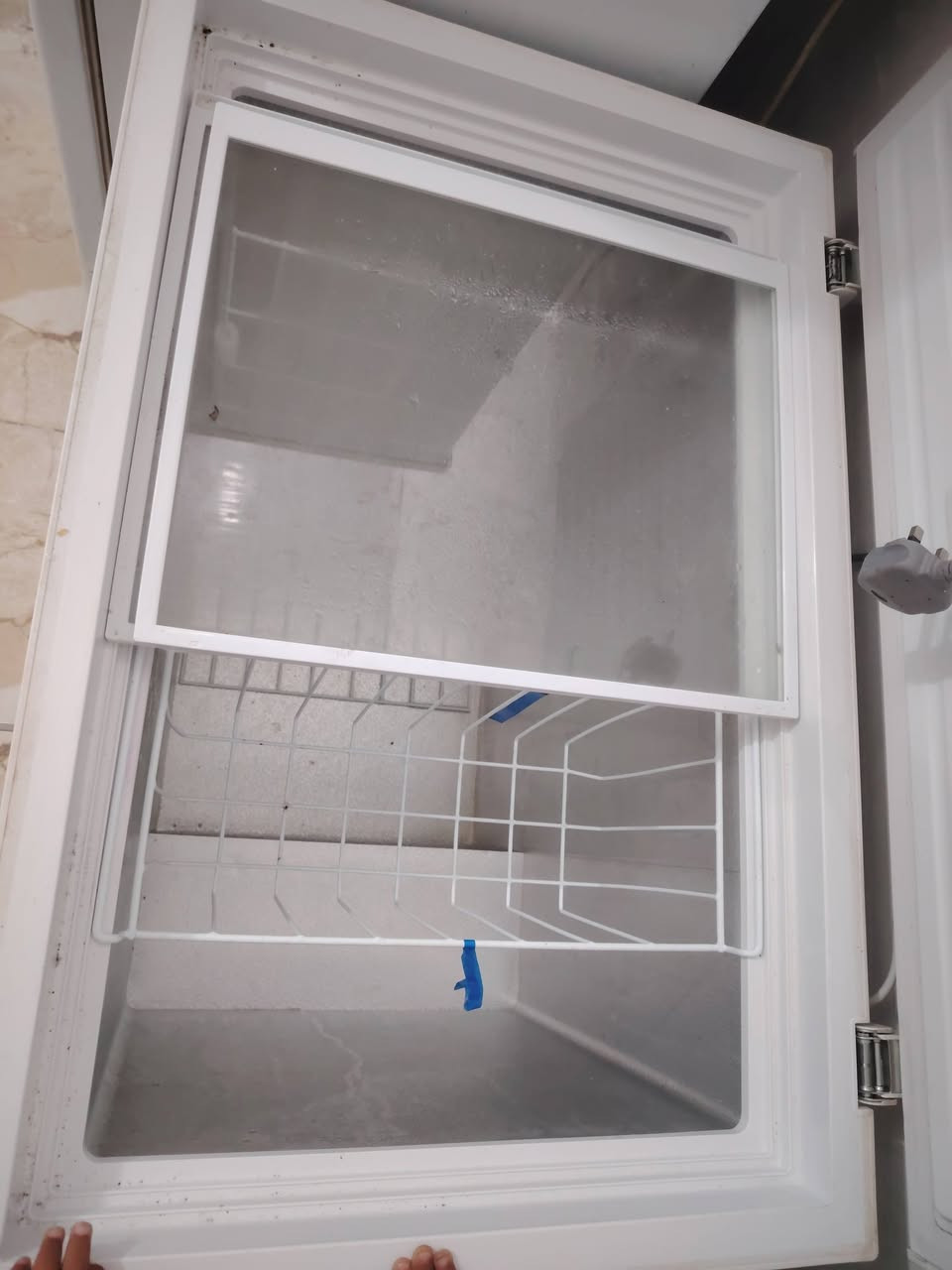 السلام عليكم مجمده شركه المتين كارتون استعمال ٦ أشهر رايدهه ب325 وهاذا رقمي ***********
