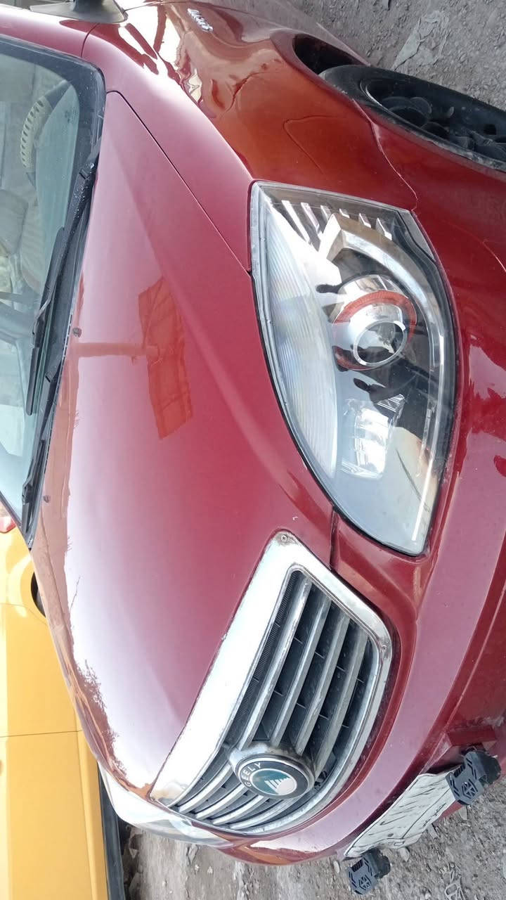 السلام عليكم من رخصت الادمن جيلي موبل ١٣ سياره مكفوله من الضربه بيه بس جاملغ خلفي جهت السايق كير محرك خير من الله حداديه ٧٠بالميه سنويه 28 رقم بابل راعيه بالحله يريد تحويل موبايل *********** *********** حله حي العسكري قرب مركز المنتصرسعر ٣٨وبيه مجال
