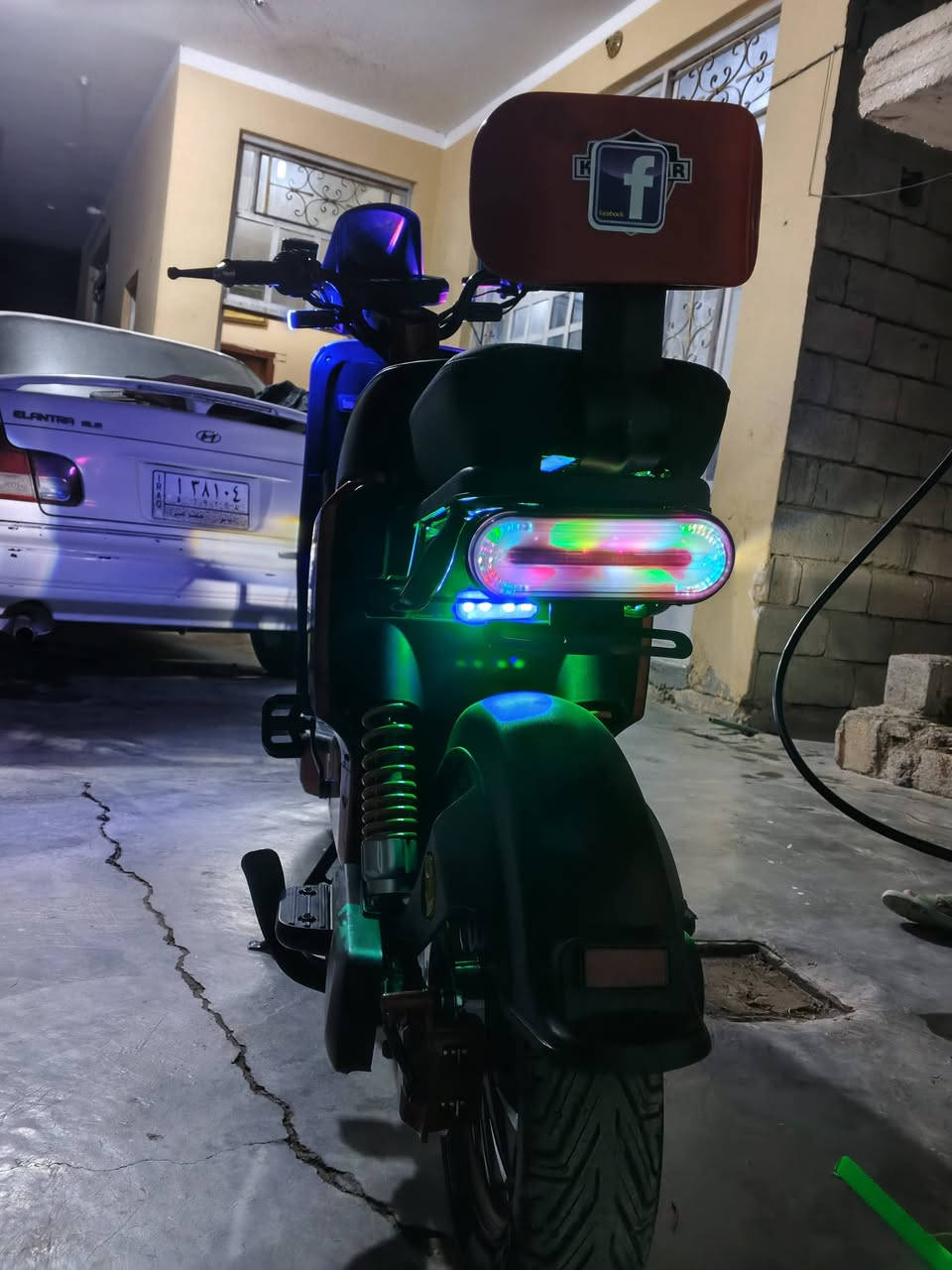 سلام عليكم
ار 11 موديل 2026  مصار شهر من اخذته 
5 بطاريات
سرعه 99. 4 نمر 
بطارية جديدة  دراجه كامله مكمله 
نضام الار رجوع للخلف 
بريكات دهن 
لدات اشار عالي ناصي كله كامل 
يحتوي ع نسختين من كارتين ومفتاحين وبصمتين 
العنوان : ديالى بعقوبة ناحيه كنعان 
سعر 900 وبي مجال 
رقم ***********
