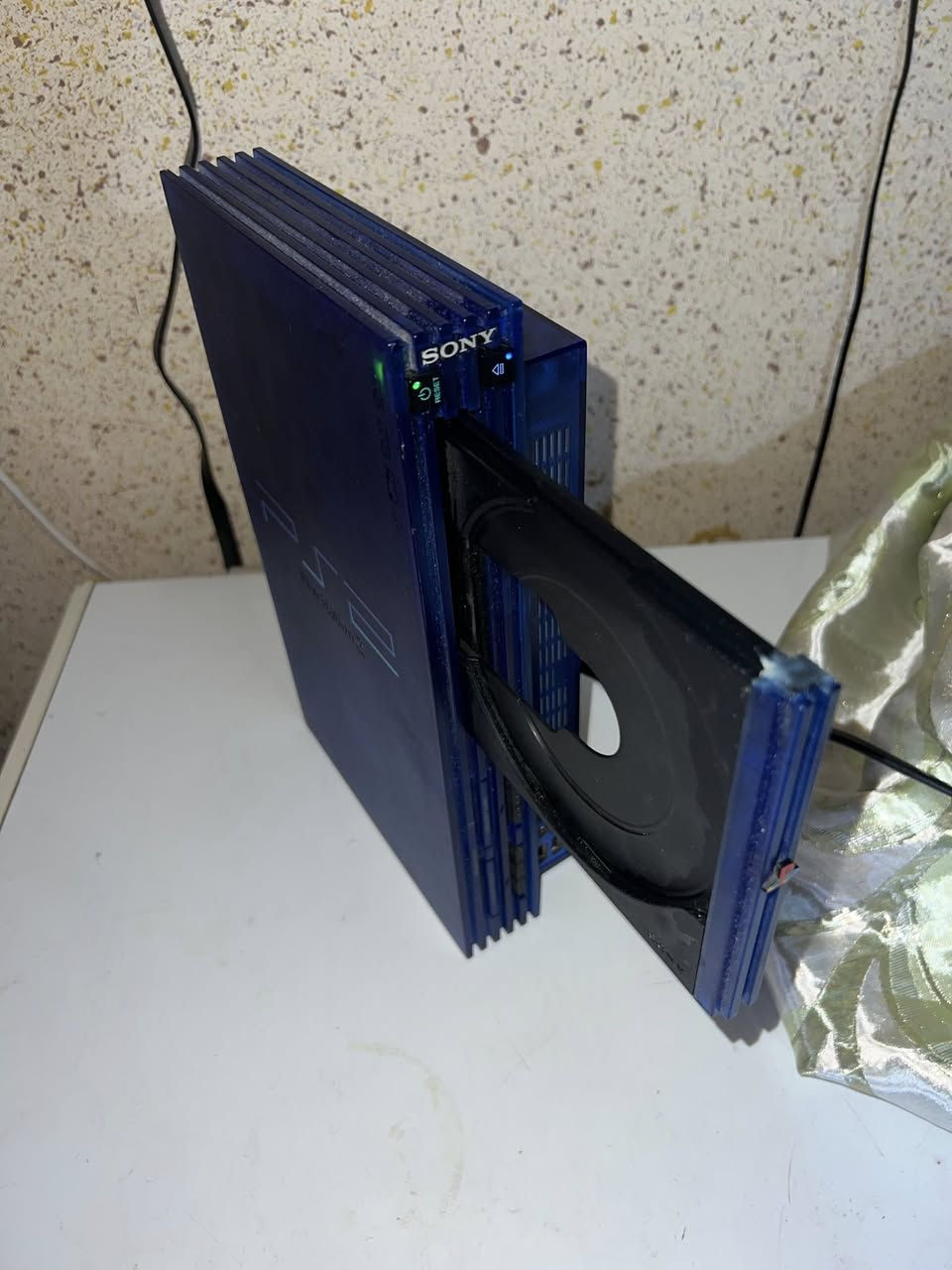 السلام عليكم
بلي ستيشن 2 فري ريجن باله لون ازرق شفاف Ocean blueمميز نضافه 90% موضح بالصور
الجهاز تحوير ماتركس فري ريجن يشغل (فلاش+اقراص اصلي وكوبي +هارد) الجهاز ياباني اصلي وغير مجدد شرط الفحص والشغل اصدار37000 سحب العدسه سريع الجهاز كامل ملحقات مع جوستك +34قرص عناوين حلوه
+هارد 320كيكا بيه هواي العب واغلب اجزاء بيس  واله الحرب وميدل اوف هونور وعاصفه الصحراء وهواي العاب ودبل ميموري
السعر 95الف وبيه مجال بسيط
عنواني البصرة المعقل مقابل مستشفى الموانئ
ماعندي توصيل 
رقمي *********** واتساب موجود.
