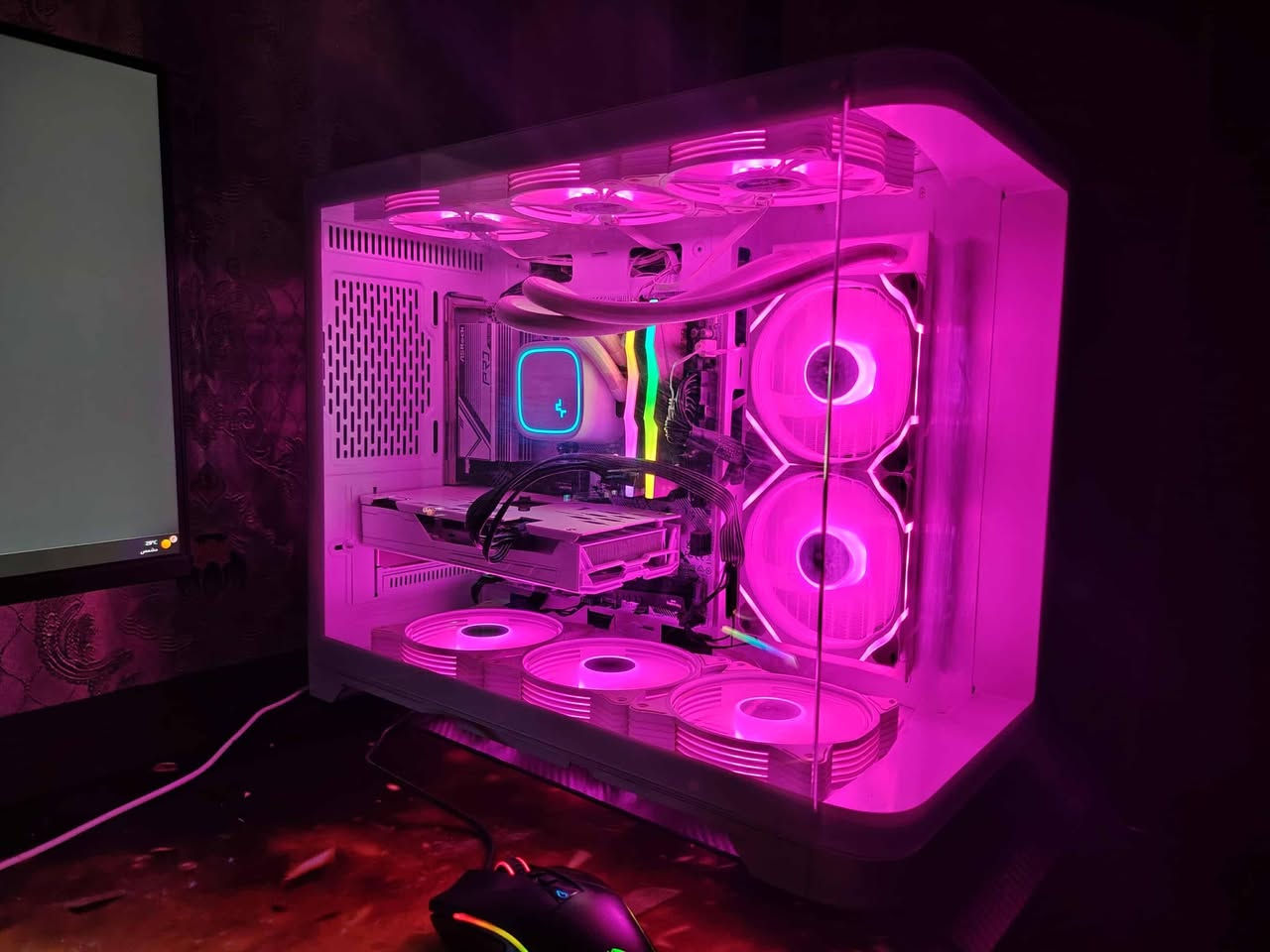 مواصفات التجميعة : 
المعالج AMD Ryzen 5  5600 6 cores
كارت الشاشة RX 5500XT 8G DDR6
الرامات 16g ddr4 Rgp
المذر بورد B550 M pro SE 
التخزين كلهن ssd m.2 : 
الاول 2تيرا
الثاني 512
سرعة عالية
الكيس ابيض وية 8 مراوح وريمونت كنترول لتغير الالوان
وندوز 11 مفعل وجاهز للاستخدام

السعر 💵 : الكيس وحدة ب950
اذا تريد وياه ملحقات:
1-شاشة 75Hz حجم 24 
2- ups online 2500 
3-ملحقات (سماعة كيمنك وماوس وكيبورد وماوس باد وجوستك)
يصيرن كلهن مع الكيس بمليون و150 
مكاني النجف (توصيل ماعندي) التجميعة صارلهه كم شهر عندي جديدة


**إذا كنت صاحب هذا الإعلان وتريد حذفه لأي سبب، رجاءا أرسل رسالة إلى الدعم الفني**