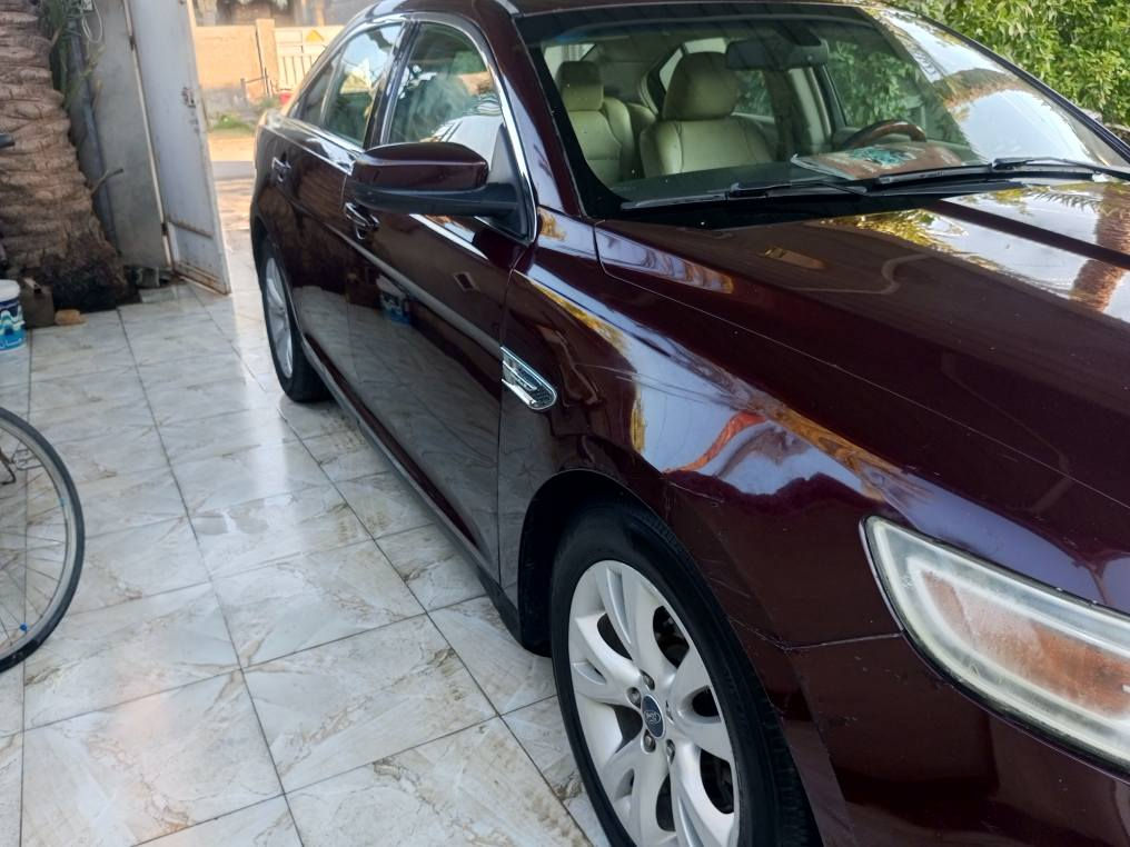 فورد تورس٢٠١١رقم انكليزي بغداد بأسمي
سنوية لل٣٠سيارة بدون صبغ 
بيها بارد بخشم الجاملغ 
مكينة وكير وتدفئة وتبريد كلة تمام 
كهربائيات بلاد ما بيها ولا چطل 
مري كهرباء تخم تأثير نظيف حيل 
شفتات ستيرن شغالة 
تحكمات ستيرن شغالة
لايت زنون منظومة مبدلة كامل
بك لايت أشاير إنارة داخلية كلة شغال
نوزلات بلكات فيت بم مبدلات نوعية مضبوطة
سيارة خير من الله 
بيها درايم شفت ايسر مو زين 
السعر ٩٨وبيها مجال بسيط.. ***********
مكان السيارة بني سعد بين بغداد وديالى بعقوبة, ديالى
