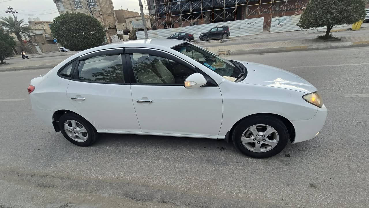 سلام عليكم النترا ٢٠١١ سياره خليجي ١٦٠٠ كير مكينه خير من الله تبريد ثلج ماعايزه ربع دينار سياره كبل للشارع مال جناي متوازي عله بيعتها للاستفسار الاتصال ***********
