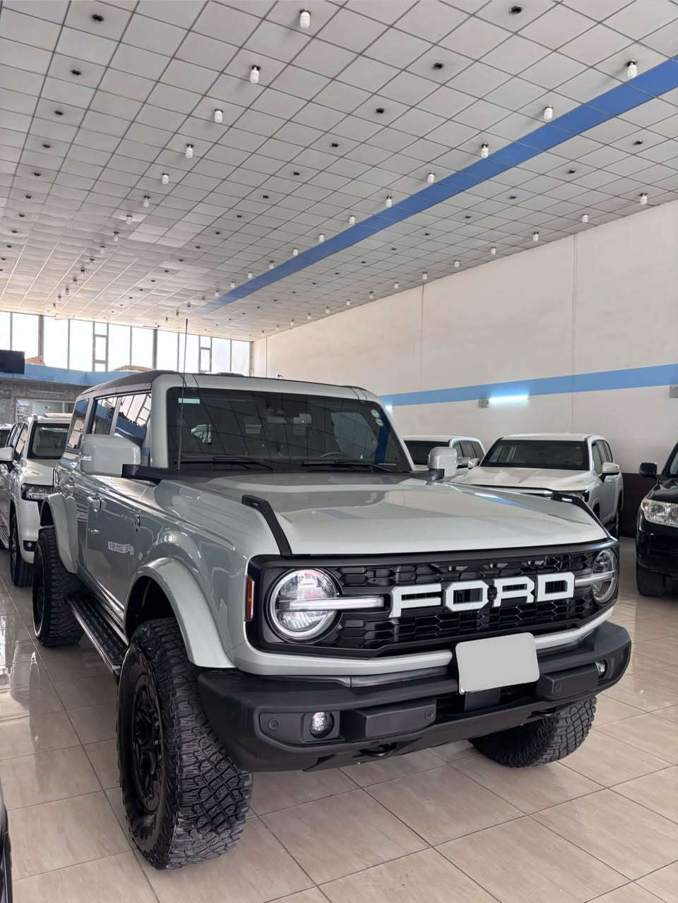 Ford Bronco 2024
مواسەفات outer banks
٣ دوگمەی فول مواسەفات
سەقف پلاستیک مەرغوب 
V6 مەکینە مەرغوب
21.000mi میل ڕۆیی یە
کوشین جلد و هیتەر و کارەبایی یە
شاشە گەورە 
لایت لید و زینۆن
دەبل ئەکسل
برێک بەسمە 
ڕادار
٥ کامیرە
کامیر 360*
زۆر مواسەفاتی دیکە…….
سەیارەکە ڕەقەمە 
بێ سبوغە و دوو دەرگای بیلاد گۆڕایە 
پێش و پشت کەپس
بۆ نرخ تەلەفۆن بکە 
***********
***********
شوێن/هەولێر أربيل, العراق

