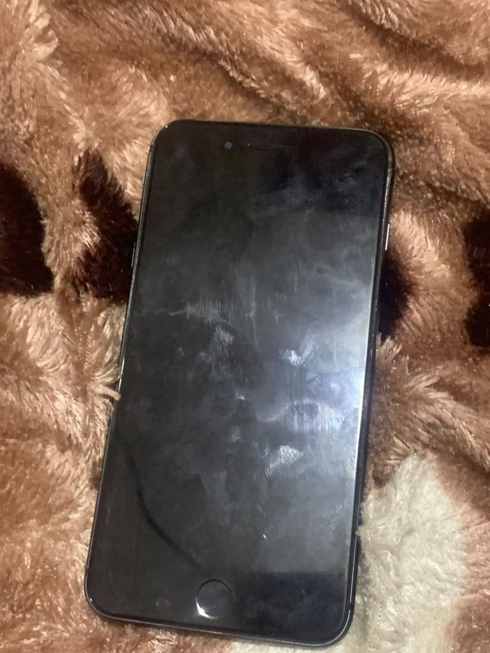 iPhone 8 Plusالبيع سعر75بيه مجال ***********
