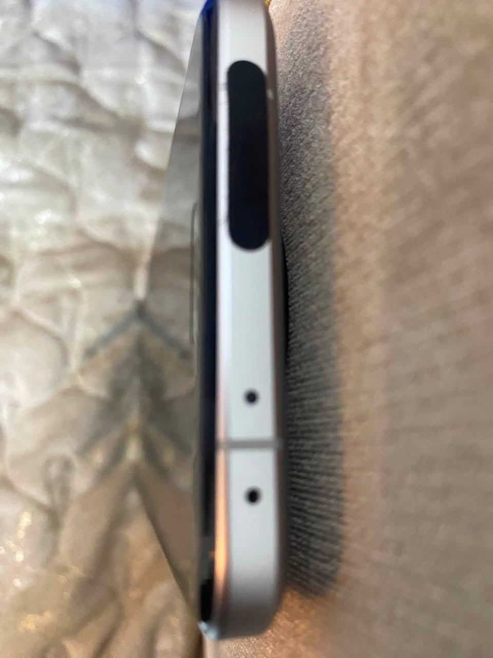 سلام عليكم للبيع  HONOR MAGIC 7 PRO
كامل ملحقات عدا الساعه  
النظافه 100% 
السعر 850 قفل
أو المراوس ب آيفون ١٤ برو ماكس أو ١٥ برو ماكس نظيف وكامل ملحقات 
الرقم *********** 
العنوان بغداد الغزاليه
