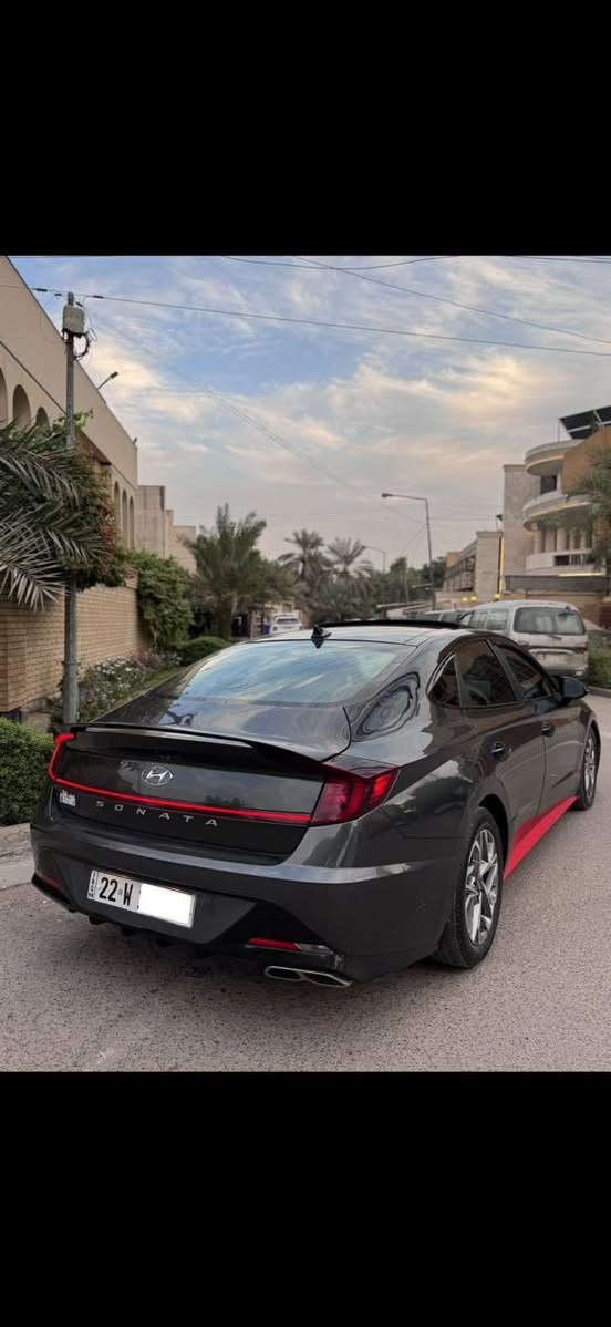 سيارة سوناتا 2022 وارد امريكي كلين شماليه
فول مواصفات 
محرك 2500gdi 
المواصفات 
-فتحه - بصمه - شاشه كاربلي - اربع وضعيات قياده - رادار امامي - رادار خلفي - نقطه عمياء - تدفئه كشنات - قياده ذاتيه - تحديد مسار - قطعتين تبريد - تشغيل عن بعد - كامره خلفيه - حساسات مري - تدفئة ستيرن - فتحات USB - تحكم مقعد كهربائي - تحمكات مقود - مصابيح led 
السياره ماشيه ٥٠ الف كيلو بأسمي تحويل ثاني يوم 
السعر : 177 وبيها مجال 
العنوان : بغداد حي القاهره 
للاتصال : ***********
ملاحظه : السياره بيها طخه خفيفه من البنيد
