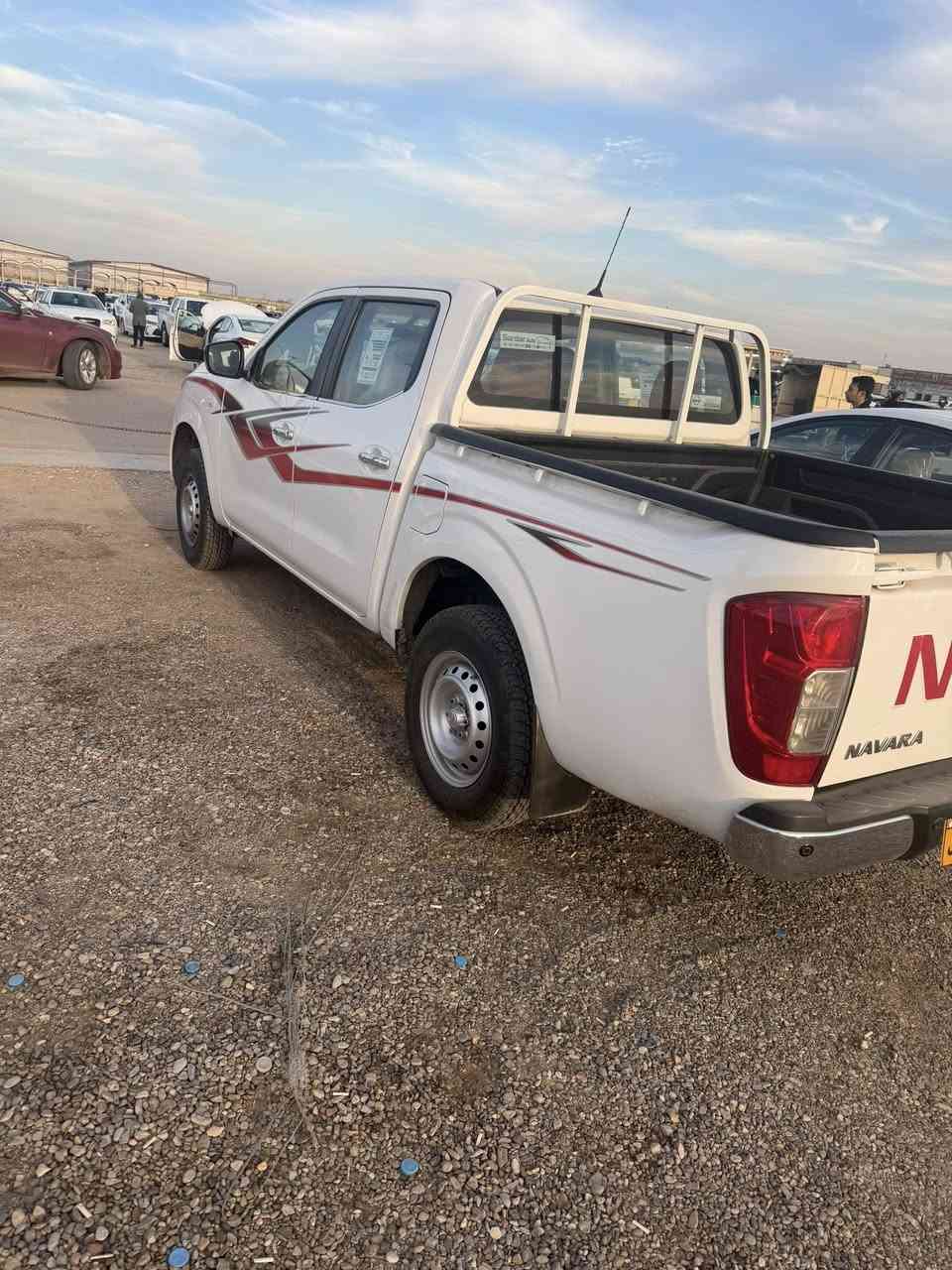 السعر  ((  150 
للبيع بيك اب نيفارا موديل 2017 كير عادي كير مكينه كفاله صبغ فقط جاملغ خلفي السياره جديده وحلوه رقم اربيل 
ماشيه ٨٠ الف 
مكاني البصره الهارثه 
***********
