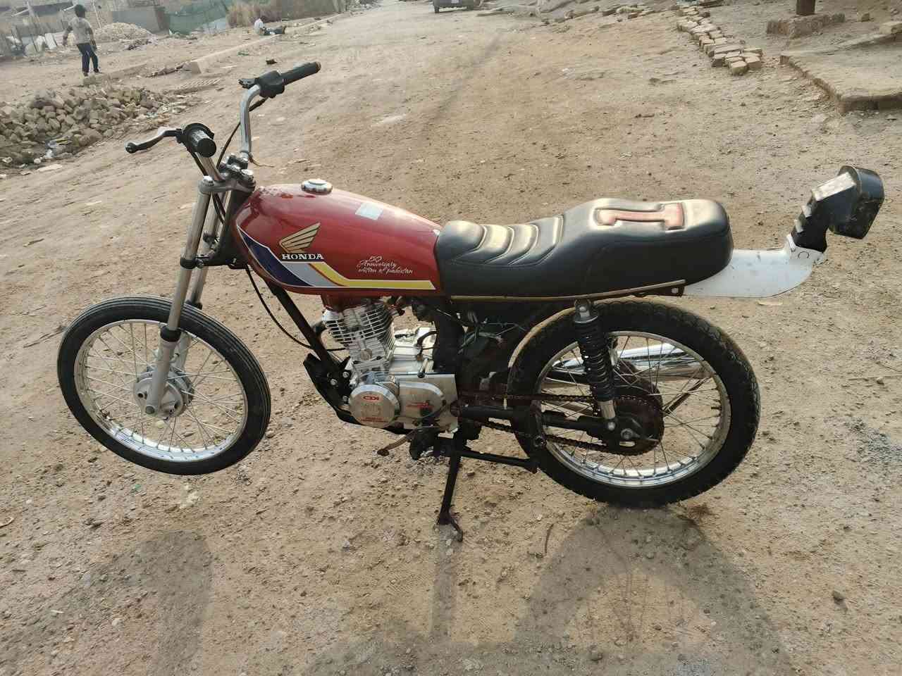 شباب سلام عليكم دراجه للبيع بدون اوراق عشائر مكفوله الدراجه مبدل بيها بس ولفات 500ي ***********
