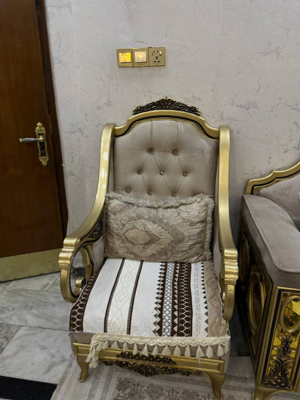 تخم عشر مقاعد مع طبلات ثلاثية للبيع نضافة ٩٠ بل مية مكان طالبية بيوت طاقة قرب كلية إدراة وقتصاد سعر ٧٠٠ بي مجال


**إذا كنت صاحب هذا الإعلان وتريد حذفه لأي سبب، رجاءا أرسل رسالة إلى الدعم الفني**