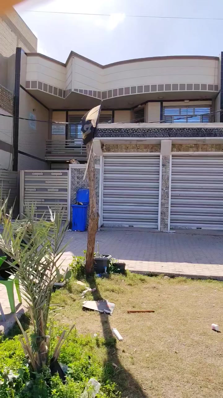 بيت 200متر (واجة 10×20نزال) مع محلين ع شارع العام  ام الكبر والاغزان
بيت يحتوي على
4غرف نوم 
3حمام مع توليت
مطبغ 
ستقبل كبيرة
صالة
 مخزان 
التفاصيل اكثر اتصال ع رقم صاحب البيت***********
