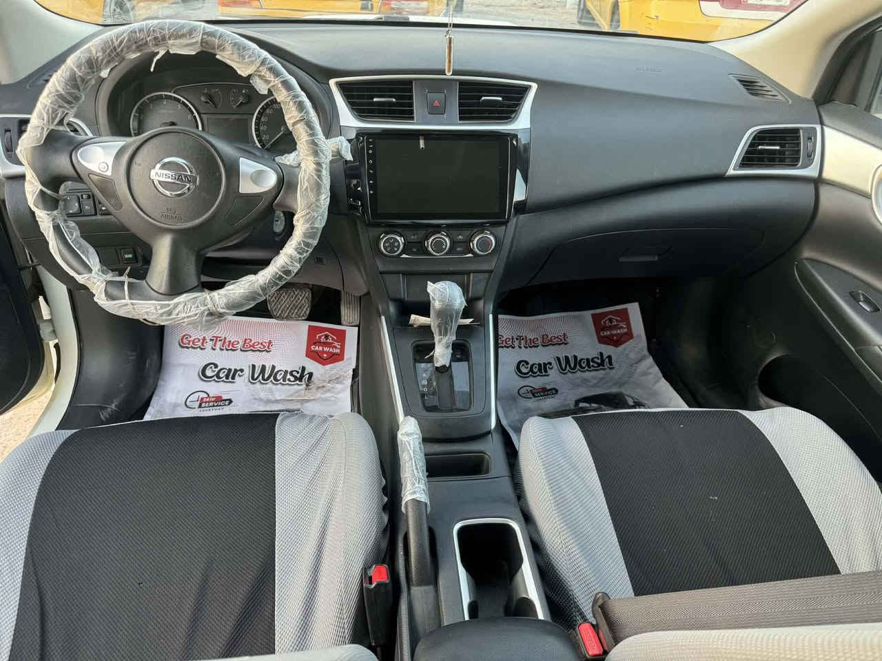 نيسان سنترا 2025
كفاله ماشيه 10 آلاف 
تبريد قطعتين 
وضع شركه 
***********
السعر 129 وبيها مجال بسيط
