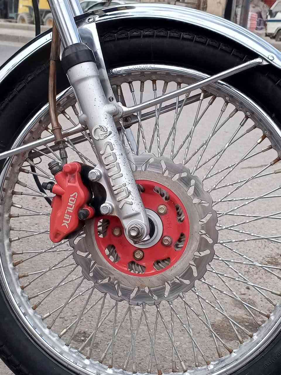 السلام عليكم دراجه سونك ام الختم باب الاول موديل 24 كامله مكمله كهربائيات اشاير لايت عالي ناصي بك لايت اي نقص ما بيها مكينة برغي مامفتوح بيها مكفولة لا تنقيص ولاتبخير الدراجه ترايها للبصرة
السعر : 650 وبيها مجال 
العنوان : بعداد الشعب شارع الصحه 
الرقم : ***********
