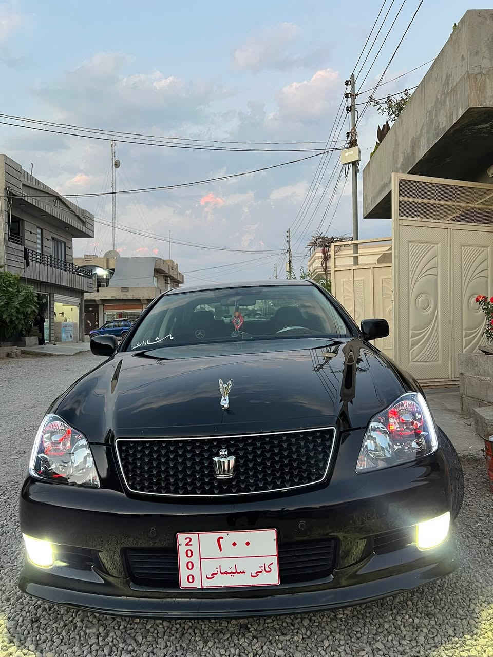 شاهینە ١٨٠ گچکە بەگەورە
سەیارەکە بەس سڵاید نیە کامل مەسروف کراوە
ساج سوور تایەو ویلی دینگە ستیلی لۆک
ڕۆنی تازە گۆراوە
دوگەڵی نیە 
نرخ :- ٥٩گەڵاو کەمیک مەجال
***********
