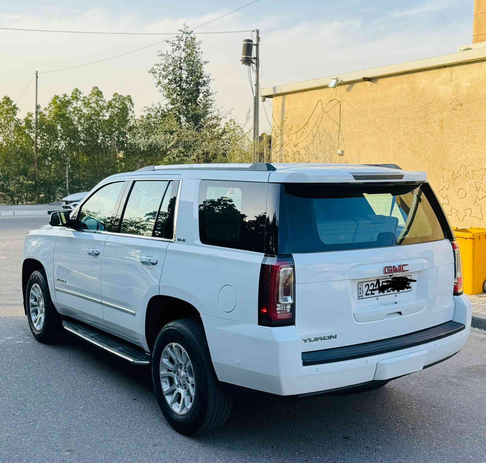 سلام عليكم يوكن2017خليجي وكاله المنصور رقم اربيل دولي تحويل او وكاله مكينه ما مفتوحه بشرط ماشيه95حداده تخم تاير كله جديد سياره جديده بمعنى الكلمه 
مكان السياره بصره
سعر:340
رقم الهاتف:***********
