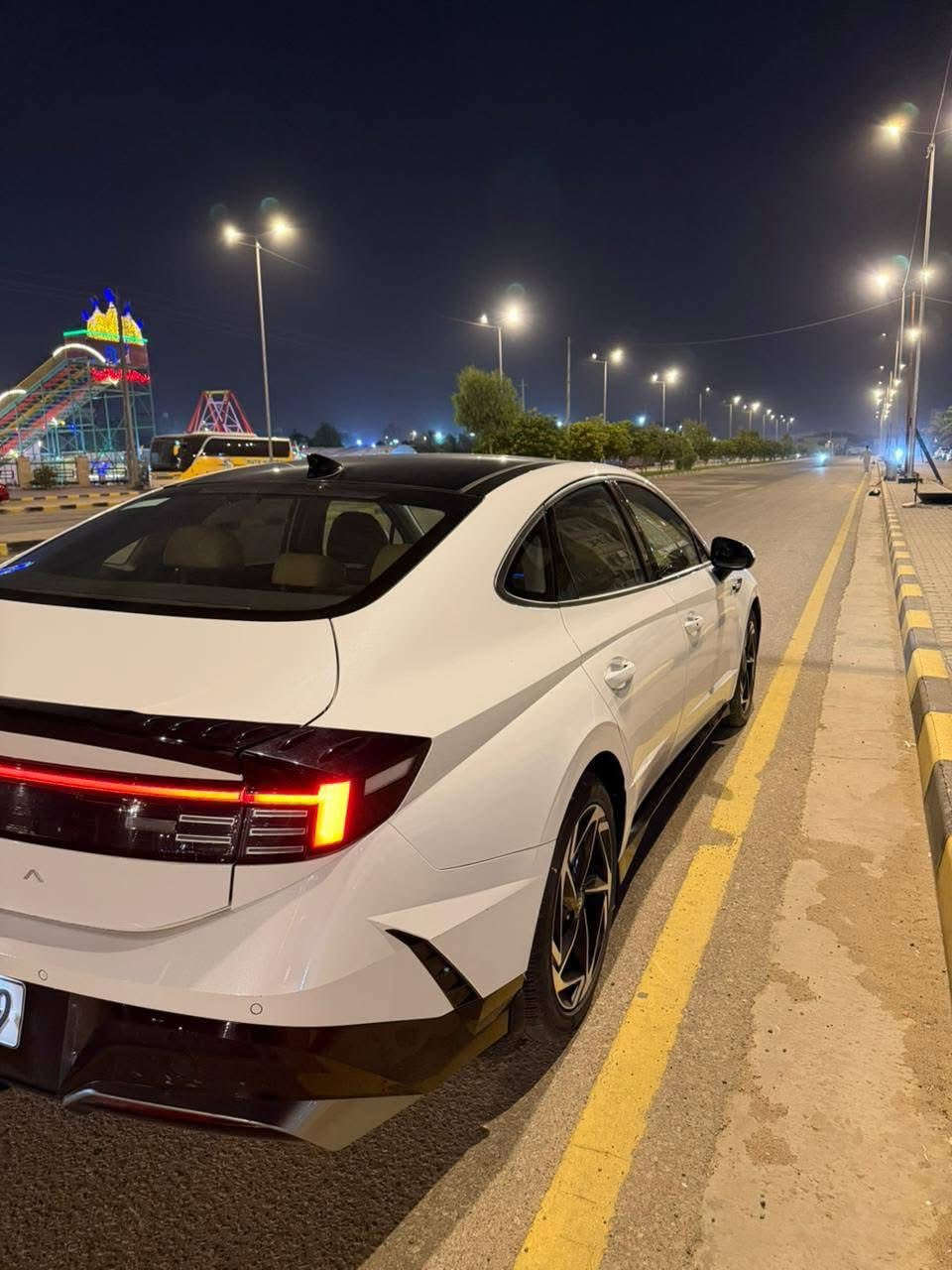 للبيع هيونداي سوناتا   2024 (خليجي)
فول مواصفات (1/1)  
المحرك: 2500
الممشى: 40,000 كيلو
رقم شمالي : اربيل ( مداور او وكالة ) 

سيارة نظيفة وجاهزة
المواصفات:

بصمة أبواب + تشغيل عن بعد
سقف بانوراما
كشنات كهرباء
لايتات زينون (عدستين عالي وناصي)
حساسات أمامي وخلفي
إنارة داخلية متعددة الألوان
هاندبريك بصمة + أوتو هولد
شحن وايرلس
منافذ تايب سي أمامي وخلفي
شاشة متصلة كبيرة
صندوق كهرباء يفتح عند الاقتراب
شفتات على الستيرن
نظام ترحيب
وضعيات قيادة (Normal / Sport / Sport+ / Custom)

للتواصل واتساب فقط  ***********
