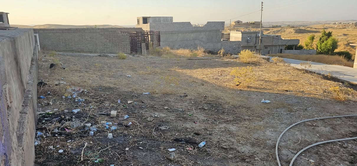 متاح بيت في منطقه احليله قرب مسجد أم المؤمنين خديجة المساحه 350 وأرض ركن مساحه 400متر 
‏للاستفسار ***********) ***********
