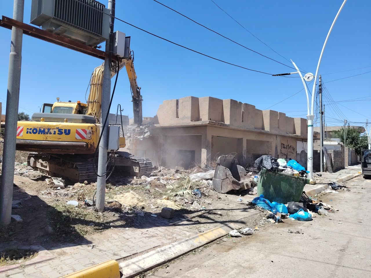 سلام عليكم
إلى هالي بيجي يوجد نقار واليات كامله تفليش بيوت و رفع نقاذ مقابل حديد كل بيت نتصل ستفسار عله هاذه رقم ***********
