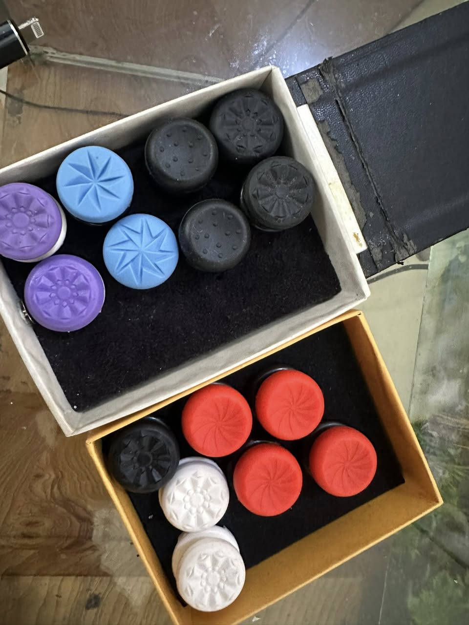 السلام عليكم
كنترول فريك اصلي (جديد ) السعر ٥ الاف فقط والتوصيل ٥ الاف لجميع المحافظات

ومفتوح بدون استخدام ٣ الاف فقط والاثنين ب ٥ الاف

متوفر لجيمع الاجهزه اكسبوكس وبلي


**إذا كنت صاحب هذا الإعلان وتريد حذفه لأي سبب، رجاءا أرسل رسالة إلى الدعم الفني**