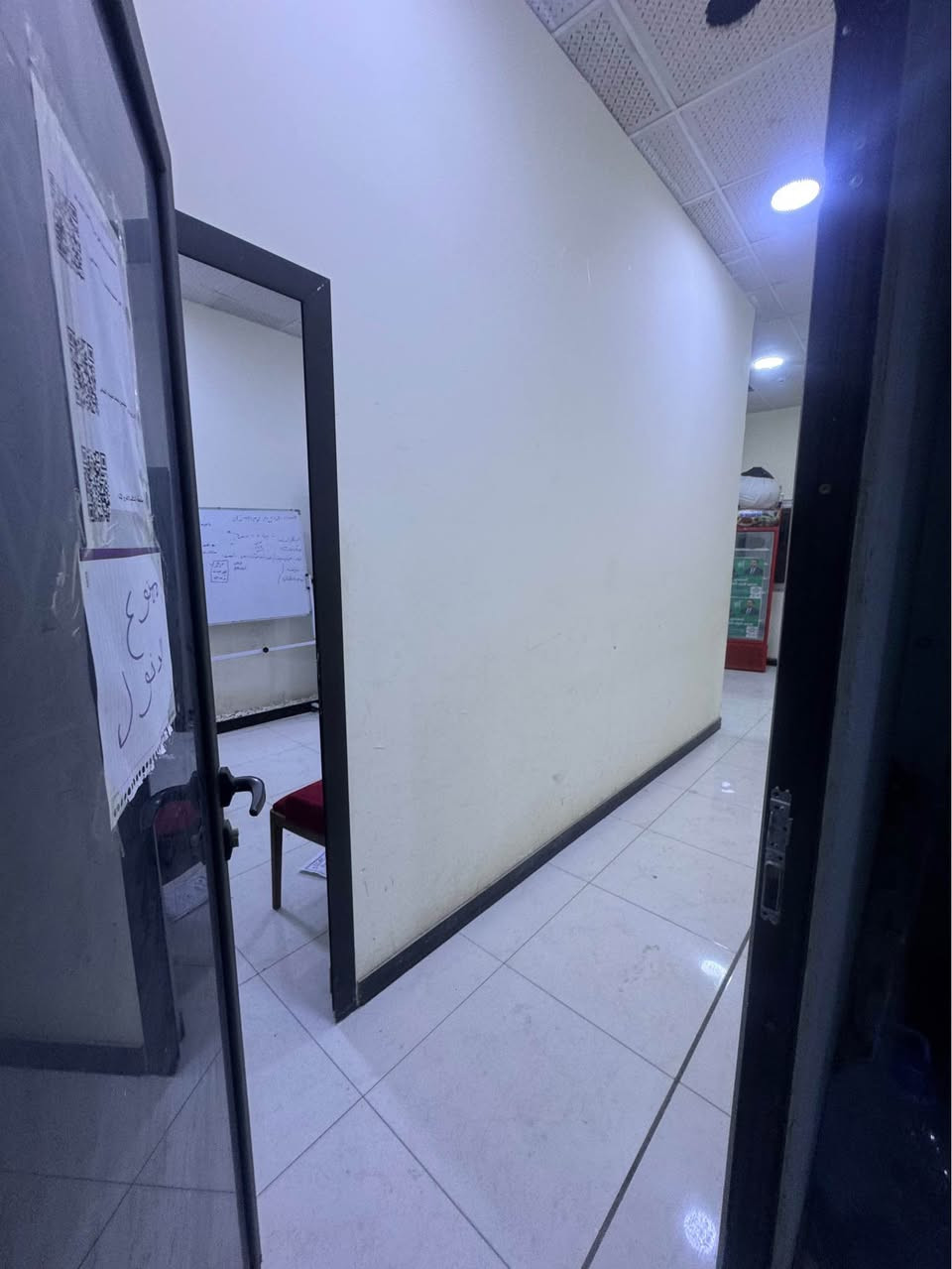 طوابق للايجار مساحة 200 متر 
في بناية تجاريه ( مكاتب - شركات - صالون - مخزن - محلات تجارية ) 

الطويسة حي الخضراء - مقابل الريان 

قاعات مفتوحة او مقطعة 
للاستفسار/ *********** البصرة, العراق
