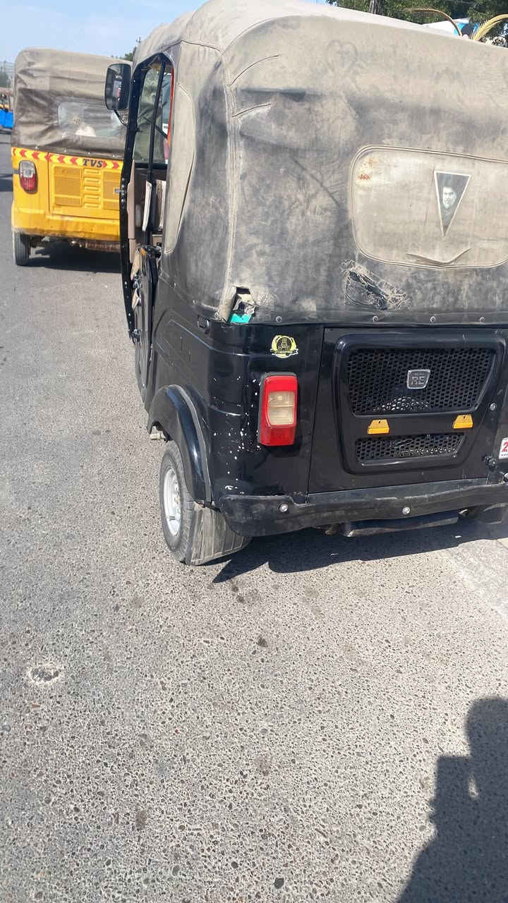 تكتك 22 مكفوله كفاله عامه مكان مدينه الصدر 
ربع دينار ماتصرف عليه سعر 9 مليون 
بسمي وهاذ رقمي ***********
