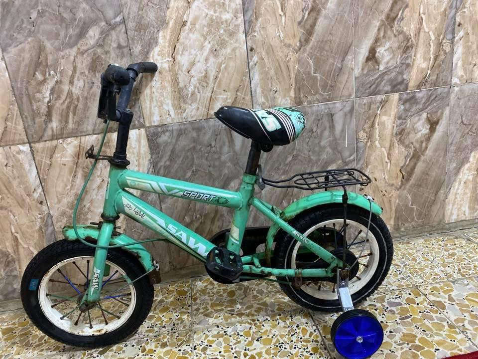 بيسكل حجم 12 ب25 نضيف وكامل ماعوزه اي شي مكاني قطاع 28 شراي اتصل ***********
