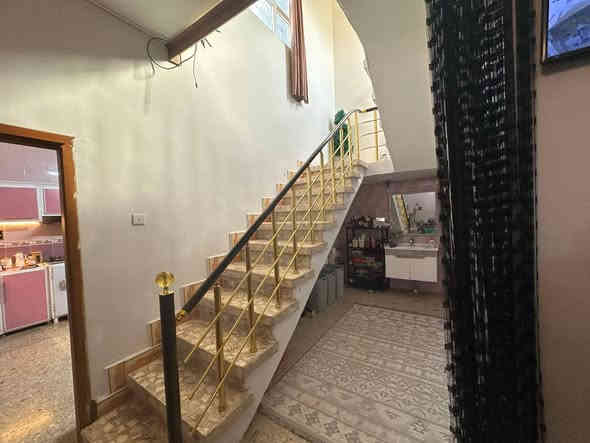 #دارللــبـيــع  طــابــو صــرف  بأسم شخص واحد

#مسـاحـة200متر  واجهــة 10 ✅  نــزال  20

#مـوقــع كركوك واحد حزيران خلف السايدين الرئيسي وقرب جامع الغفران 
               🔴الدار خالي من السكن استلام مباشر 🔴
#محــتويات الــدار✅  طــابـق ١ 

كراج حديقه استقبال مطبخ هول غرفة نوم ٢ صحيات ارضيه سيراميك 

#الســعر148مليون مع مجال قابل للتفاوض مع صاحب العقار مباشر

🔴 1- التعامل يكون مع صاحب العقار الشرعي حصراً
2- المكتب  وسيط بين الطرفين ولحفظ الأجرأات القانونية والتأكد من صحة العقار قبل تسليم اي مبلغ بأشراف قانوني

للأستفسار ✅مراجعة مكتب الاسياد للعقار 🔔

📍عنوان المكتب كركوك واحد حزيران قرب تقاطع الحصو ورمل 
                 للأتصال ***********📱

                             ***********📱

✅نستقبل جميع عروضاتكم السكنيه والتجاريه في كركوك 💯والترويج لها عبر الصفحه الخاصة بل مكتب
                  مكتب  الاسياد للعقار 
للأستثمار والتطوير العقاري 💯 معنا نحو الأفضل

https://www.facebook.com/profile.php?id=100063971986106&mibextid=ZbWKwL
