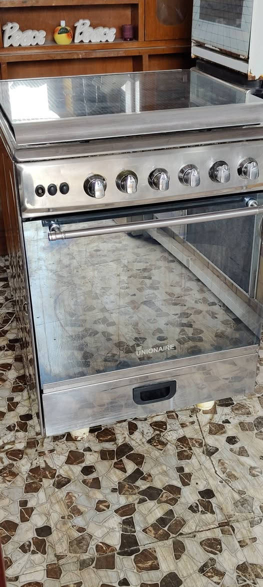 طباخ مستعمل نضيف جداً وشغال السعر 125 محمودية خلف تربية المحمودية القديمة ***********   ***********
