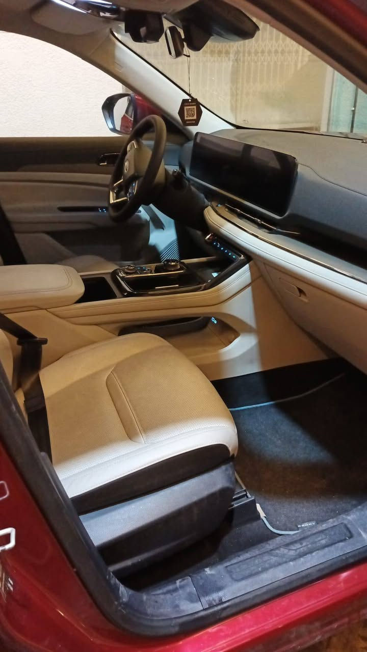 سلام عليكم
فورد ترتوري2024 وكالة القاصد 
ماشيه ٥٧ الف 
دعاميه مصبوغه اثر شخوط مو حادث 
بارد بالجاملغ الايسر الامامي 
للاستفسار اكثر*********** متوفر واتساب
