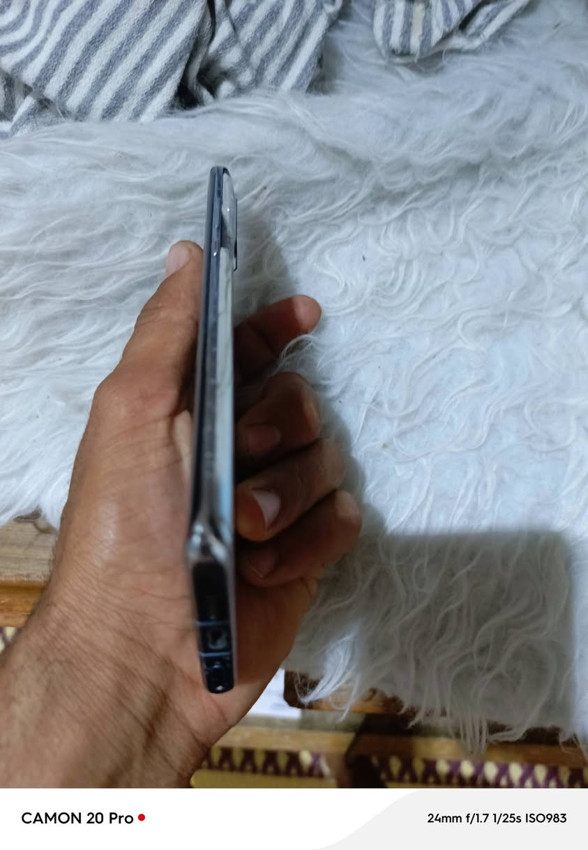 سلام عليكم  للبيع عوزه شاشه او كفر وره بدون ملحقات جهاز عالمي والله العظيم  بس. وكع مني او صار هيج سعره 50 قفل شاشه مالته سعره 75 الصليه وكاله  نجف عامود 140 ع طريق كربلاء نجف  ***********
