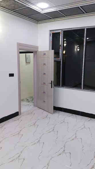 سلام عليكم للبيع بيت 100متر جديد صفر  فول فول سراميك سقف ديكور تبريد مركزي واجة فلين تركي اناره مخفيه يتكون غرفه نوم مبطخ حار مطبخ بارد حمام تواليت غربي هول وستقبال وتواليت شرقي وحوش البيت يصير غرفتين نوم بي خدمات كامل  العنوان كركوك حي بدر فرع صيدلية الغدير  السعر 39 بي مجال تواصل ***********
  ‎***********
