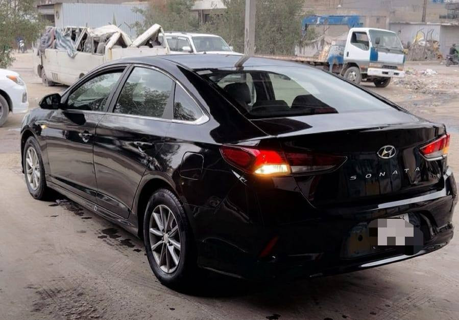 السلام عليكم سوناتا موديل 20 دخول جديد سياره جاهزه ما بها اي نقص محرك 24 حداديه كهربي جاهزه بها قصه جنطه ادوات ادوات ادوات 
السعر 60 ورقه وبيها مجال 
العنوان بغداد رقم الهاتف ***********
