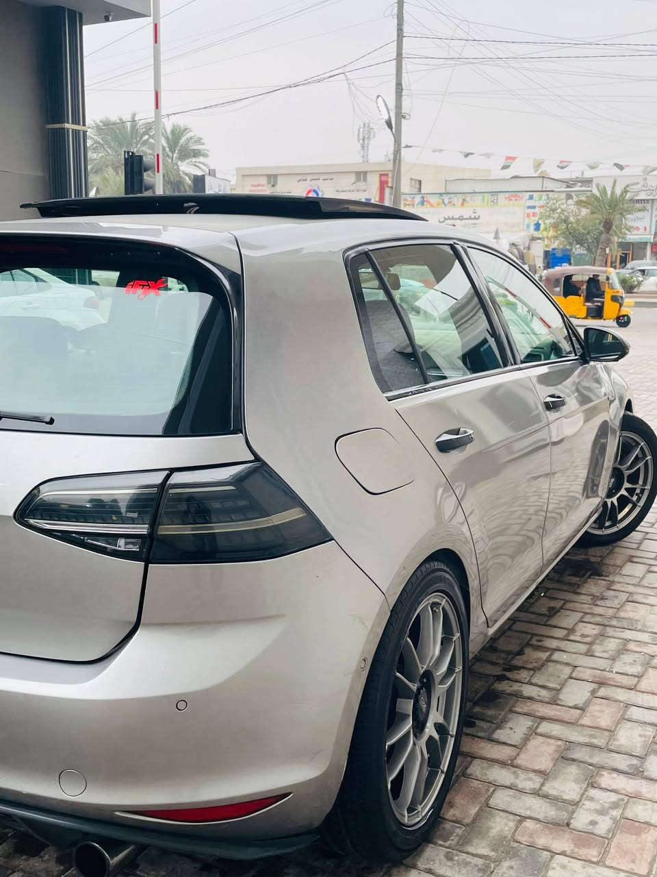 كولف gti 2016 خليجي
صبغ حزام 
السياره ماشيه 111 الف كيلو
 رقم بغداد
عليها شوته رياضي و انتر كولر وويل oz
دشبول الكتروني 
كشنات مخمل 
السياره بيهه نقوصات ملحكت اكملهن 
السعر ١١٥ ورقه وبيها مجال بسيط
مكان السياره  بغداد مجمع 28 نيسان
***********
