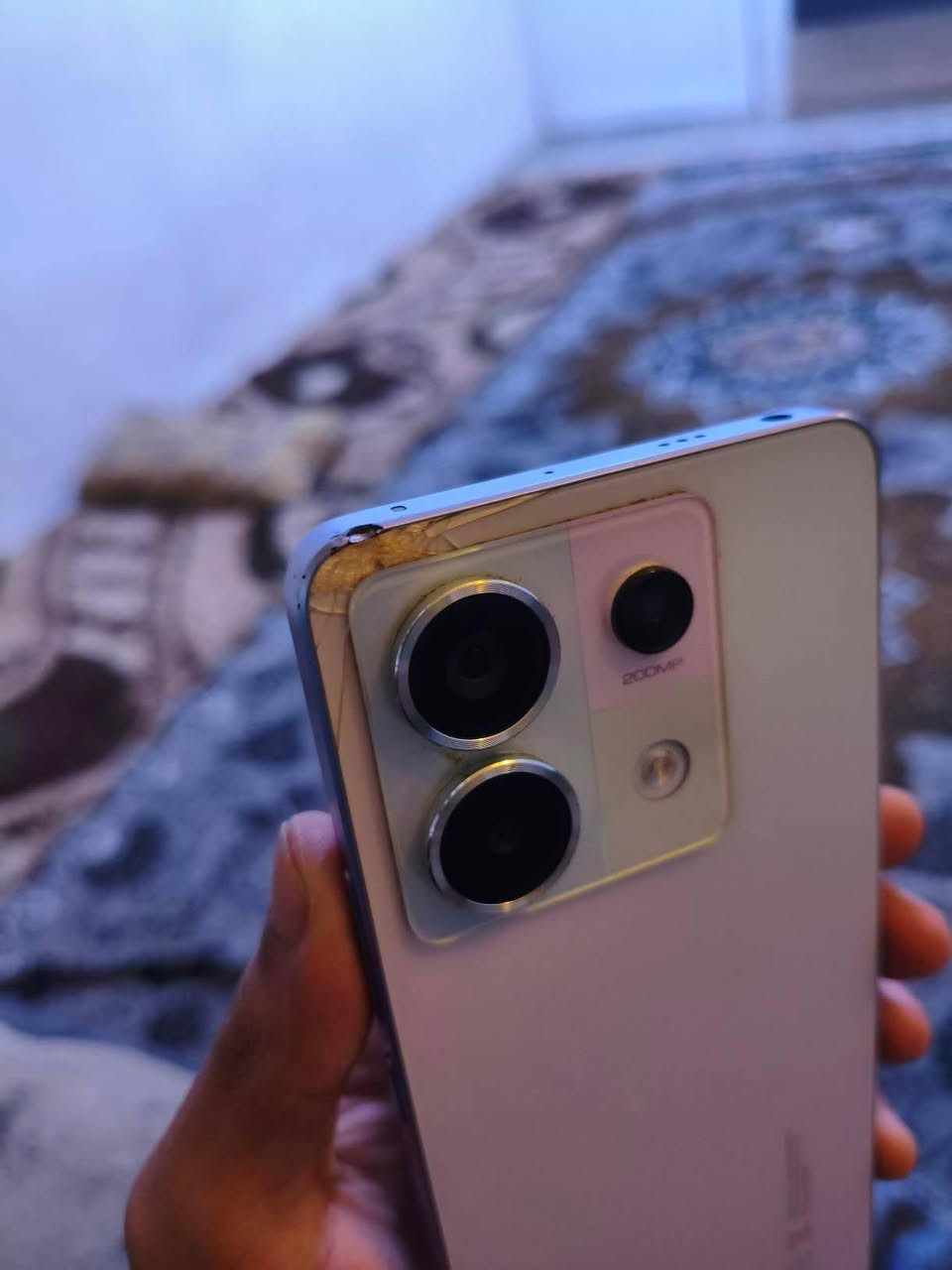 Redmi Note 13 Pro 5G للبيع
مابي عيب بس ضربه بلضهر مامئثر على الكامره 

ذاكره 512 رام 12+12 ويه شاحنته 67 واط

سعر 250 بي مجال

واتس ***********
