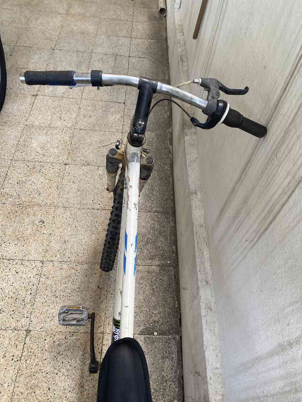 دراجه هوائي من شركت ATHENS🩶
الدراجه نضيفه وا مابيها اي عطل بس مزنجره من كدام 🐬
الدراجه  رحاله ول سباق ول استعراض❤️‍🩹  
ول دبل نضيف جدت وا شغال 💙
سعر الدراجه 120 وا بي مجال للطيبين 🫶🏻


**إذا كنت صاحب هذا الإعلان وتريد حذفه لأي سبب، رجاءا أرسل رسالة إلى الدعم الفني**