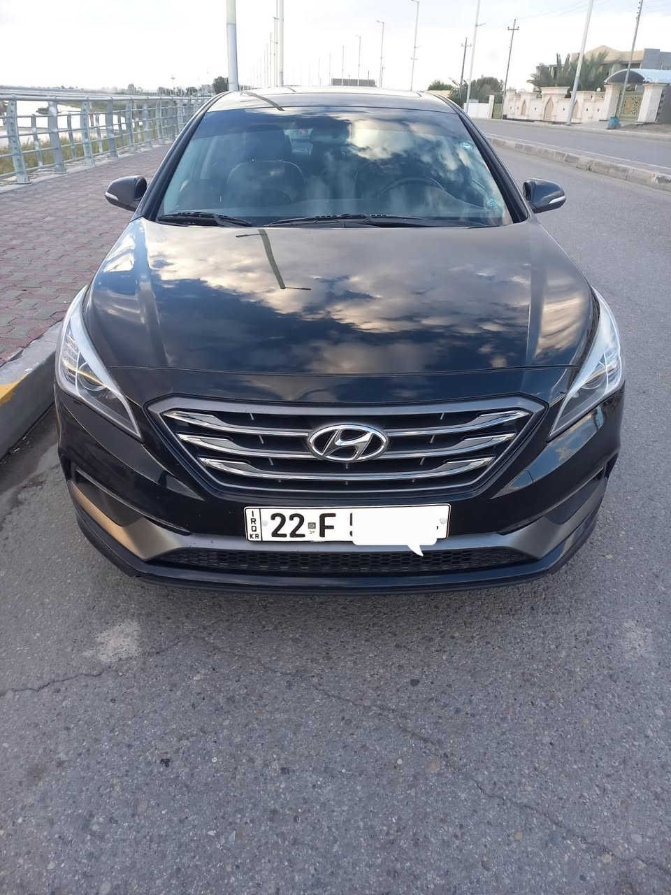 السلام عليكم سوناتا ٢٠١٧ سبورت فول مواصفات سياره جديده حادثه بسيط جاملغ فقط السعر ١٣٠ وبيه مجال للاتصال ***********
