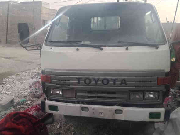 تويوتا قلاب للبيع السعر 37 وبيهه مجال المكان الشعب ***********
