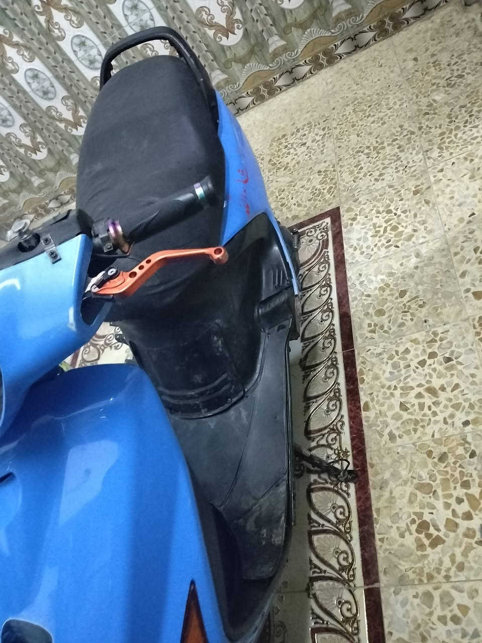 سلام عليكم دراجه فراشه للبيع دراجه شلعه معدل فول كهربائات كله شغل دراجه امفوله دراجه برغي ماعيزه مستعجل عل بيعه سعره 350مجال بسيط شراي هذ رقمي ***********
