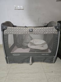 سرير اطفال • Graco • هزاز