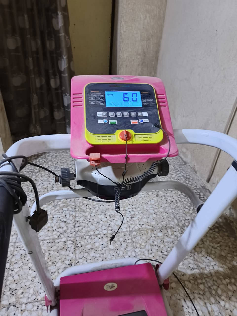 للبيع كل حاجه وسعره الحاجة إلى اتعجبك أخذ إله صوره وادخلي خاص وتد اللون أو إتصال ( ***********
