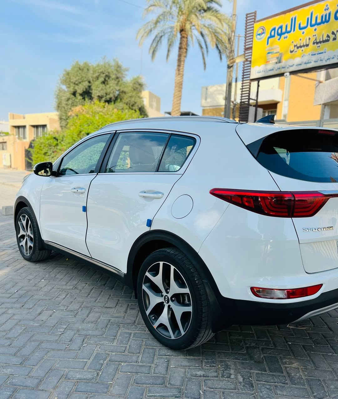 السلام عليكم 😎🔥بيع فقط 

كيا سبورتج GT لاين 2019 خليجي 

رقم بغداد انكليزي تحويل مباشر ب اسم المشتري

عداد المسافه 55  الف حقيقي

المواصفات 🔰LiNE GT
محرك 2000 دوش 
بصمه ابواب وتشغيل 
سقف بونراما 
كشنات الاماميه  كهرباء 
داخل جلد 
شاشه
كامره خلفيه 
حساسات امامي خلفي 
سايد بريك دكمه 
اوتو هولد 
درايف مود وضع قياده
فول تحكم ستيرن 
داخل وخارج زينون 
جنطه كهرباء 
مجموعه اصوات JBL
تبريد قطعتين
لك لايت لد
مري شفط + اشاره 
كشافات زينون 
ترحيب عند الاقتراب
اريل انفكيشن 
زراكات لايت 
وبعد بيها مواصفات 

  📍 مكان السياره / بغداد الكاظميه 

📞*********** 

📞***********
