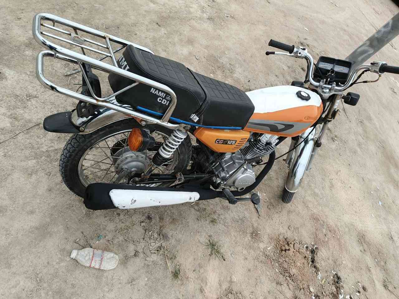 4 كير للبيع تعمير جديد
أوراق أصولي 
اداورلك وكيل 
شاصي موديل 2014 
 وكيلها ابن هوشه 
محرك جديد ما مفتوح  
السعر 600 وفيها مجال 
العنوان نجف 
رقم الهاتف 
***********
